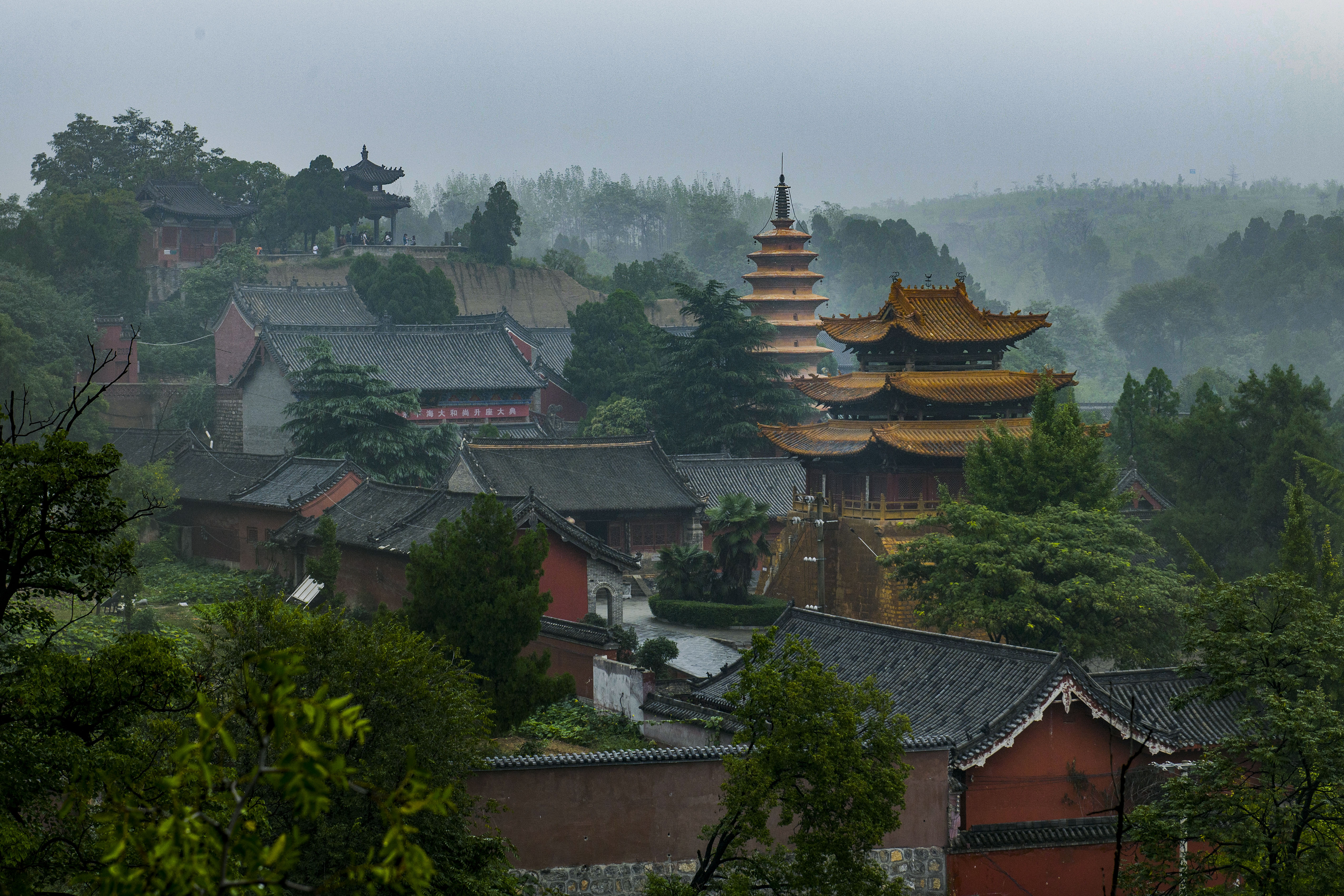 汝州市-風(fēng)穴寺寺內(nèi).JPG 汝州市-風(fēng)穴寺寺內(nèi).JPG